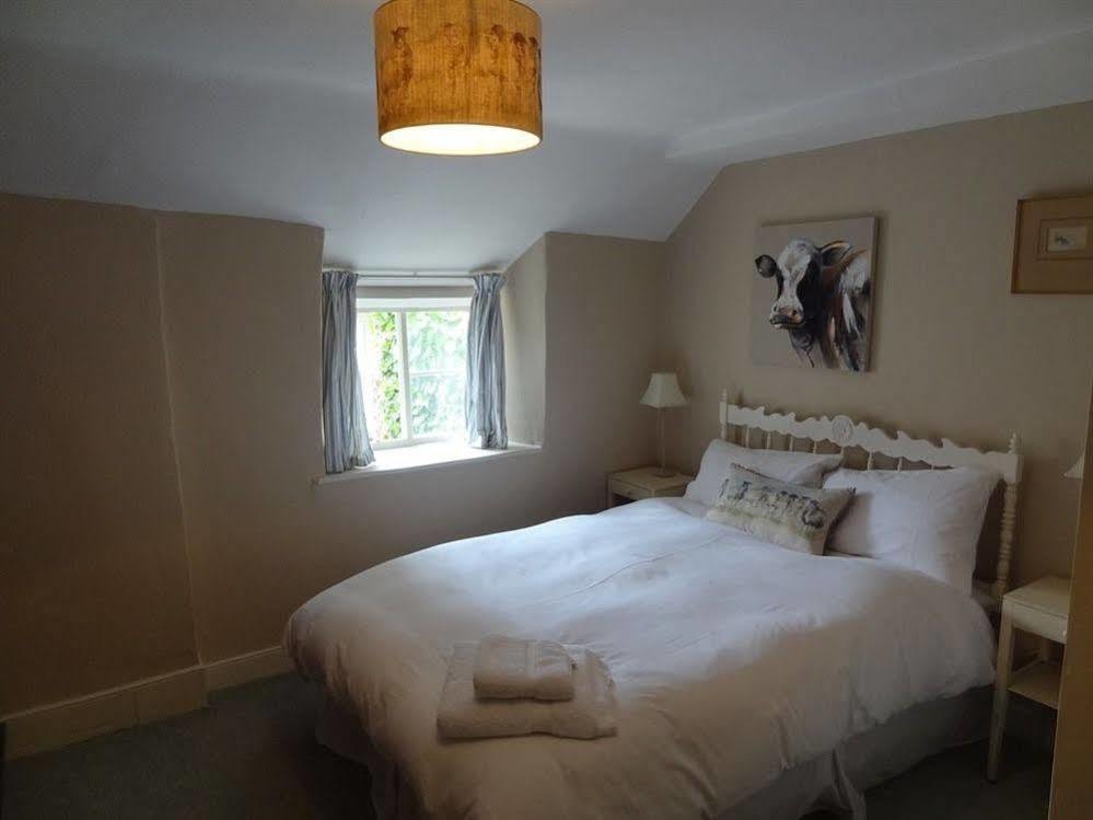 Huxham Farmhouse Bed and Breakfast East Pennard Exteriör bild