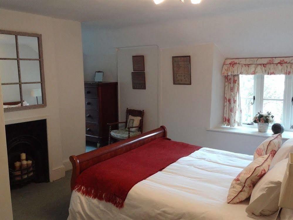 Huxham Farmhouse Bed and Breakfast East Pennard Exteriör bild