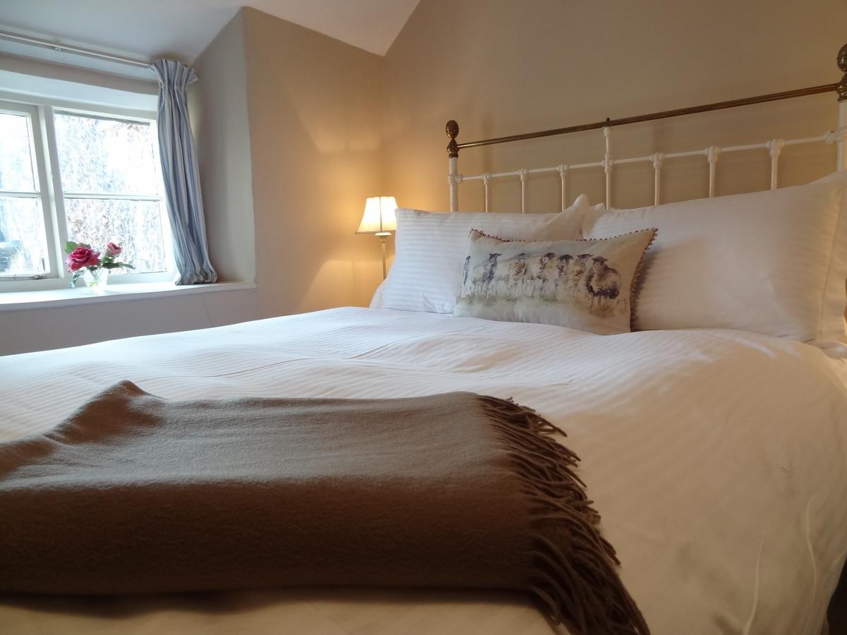 Huxham Farmhouse Bed and Breakfast East Pennard Exteriör bild