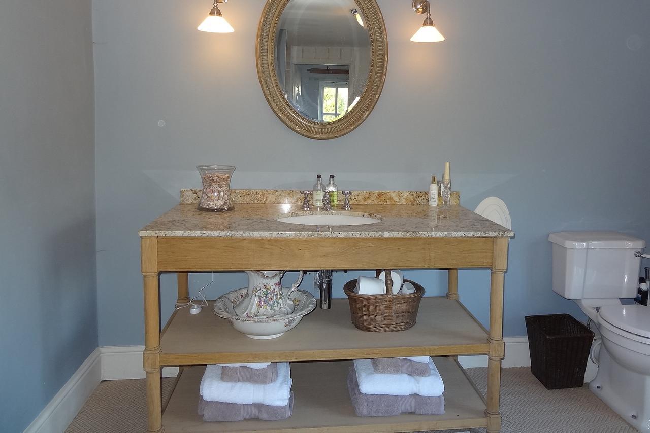 Huxham Farmhouse Bed and Breakfast East Pennard Exteriör bild