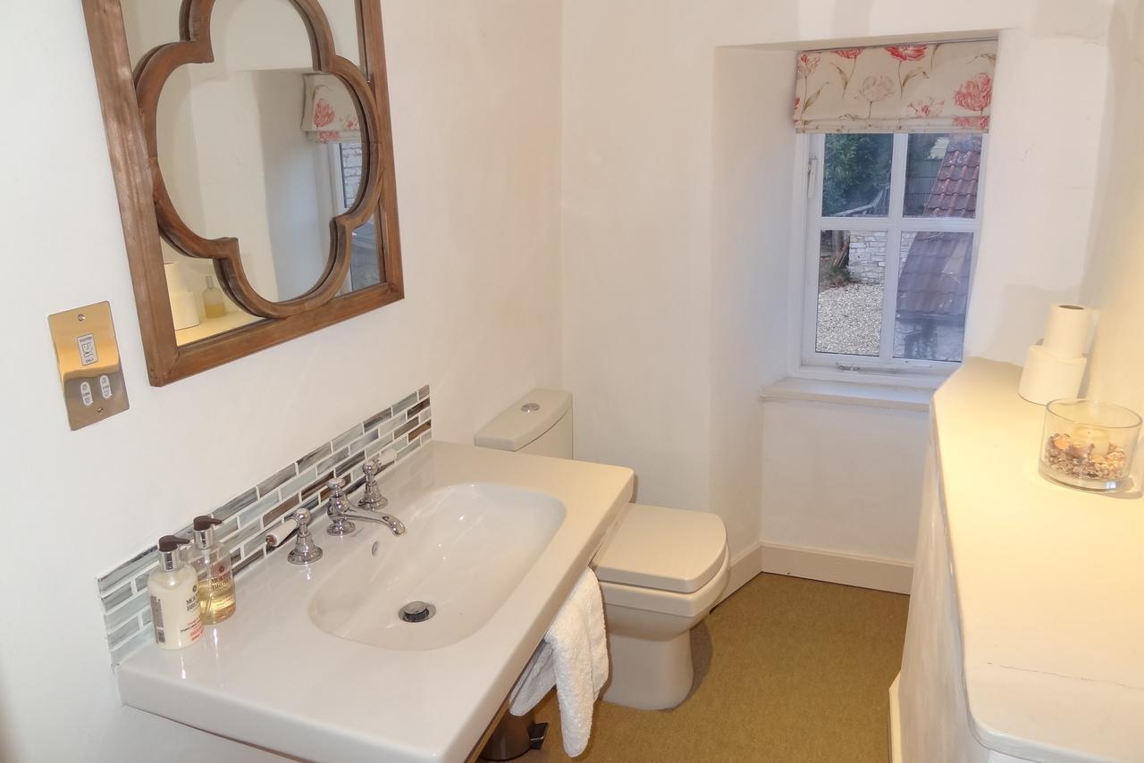 Huxham Farmhouse Bed and Breakfast East Pennard Exteriör bild