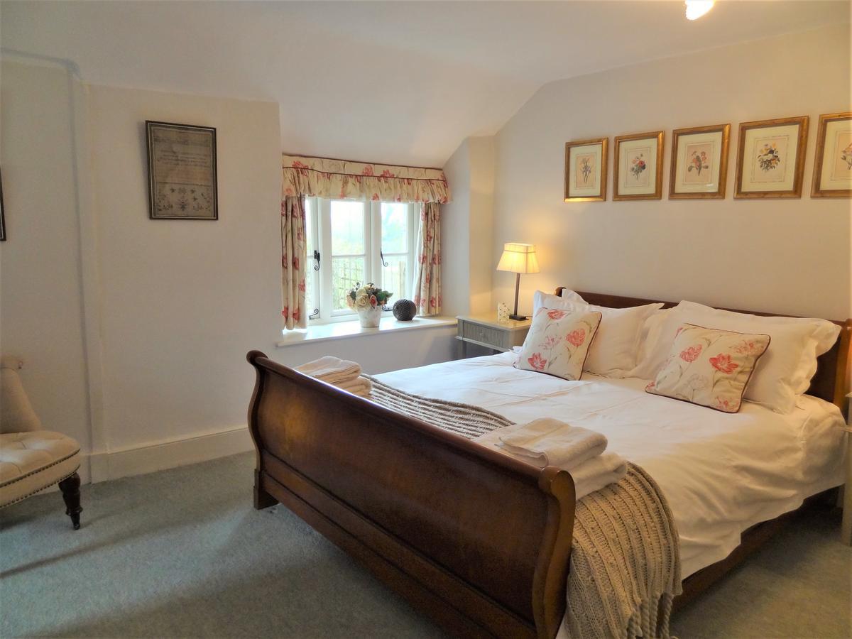 Huxham Farmhouse Bed and Breakfast East Pennard Exteriör bild
