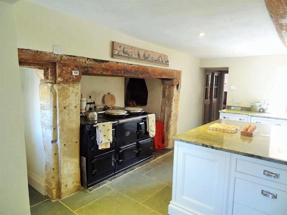 Huxham Farmhouse Bed and Breakfast East Pennard Exteriör bild