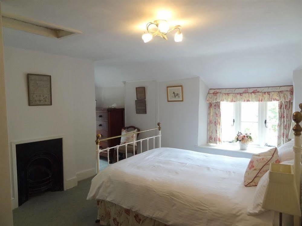 Huxham Farmhouse Bed and Breakfast East Pennard Exteriör bild