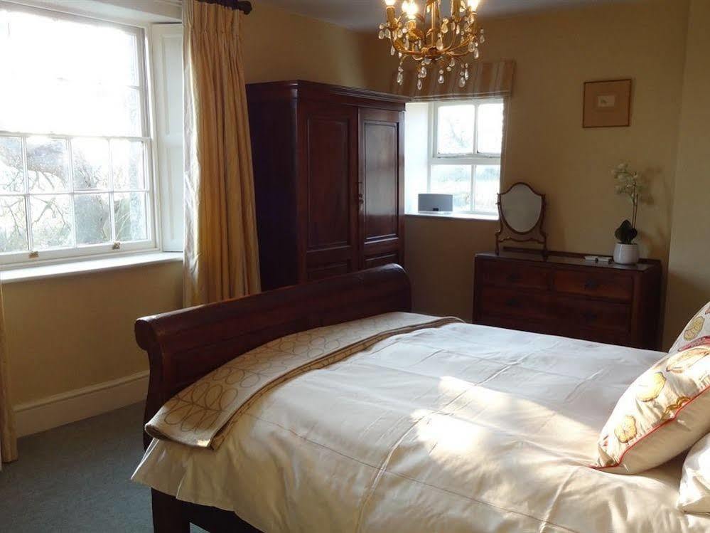 Huxham Farmhouse Bed and Breakfast East Pennard Exteriör bild
